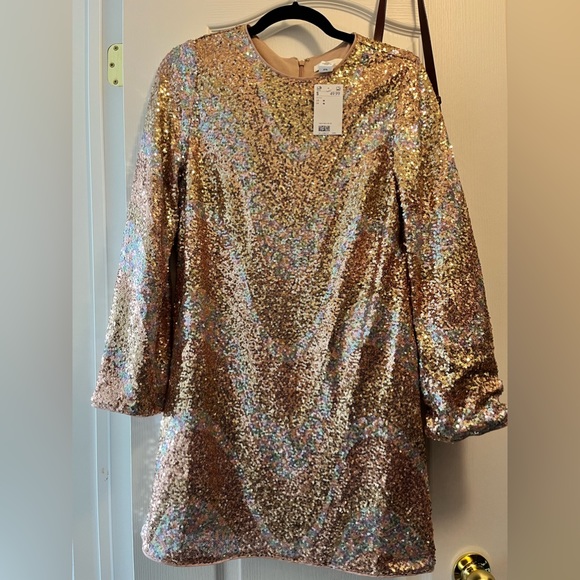 Gold dress - Picture 4 of 4